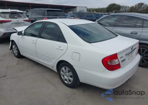 2004 Toyota Camry Le z USA, uszkodzony, nr VIN 4T1BE32K34U353711